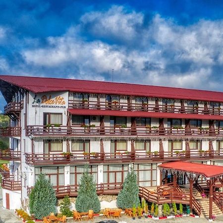 Hotel La Dolce Vita Zărneşti Extérieur photo