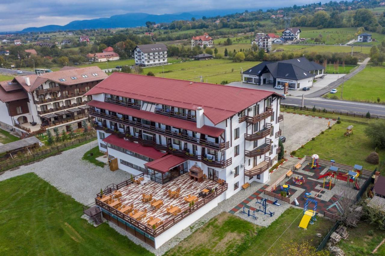 Hotel La Dolce Vita Zărneşti Extérieur photo