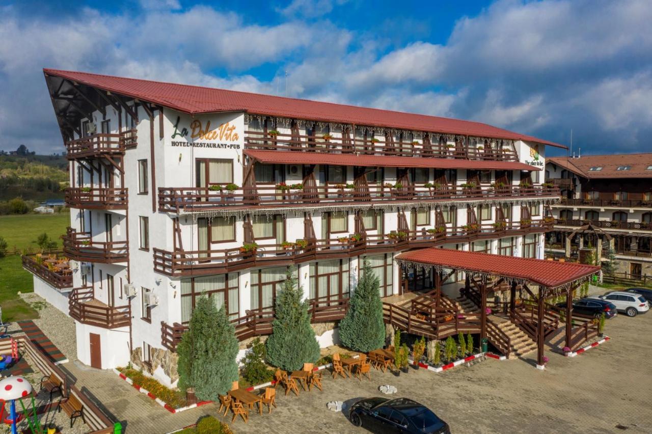Hotel La Dolce Vita Zărneşti Extérieur photo