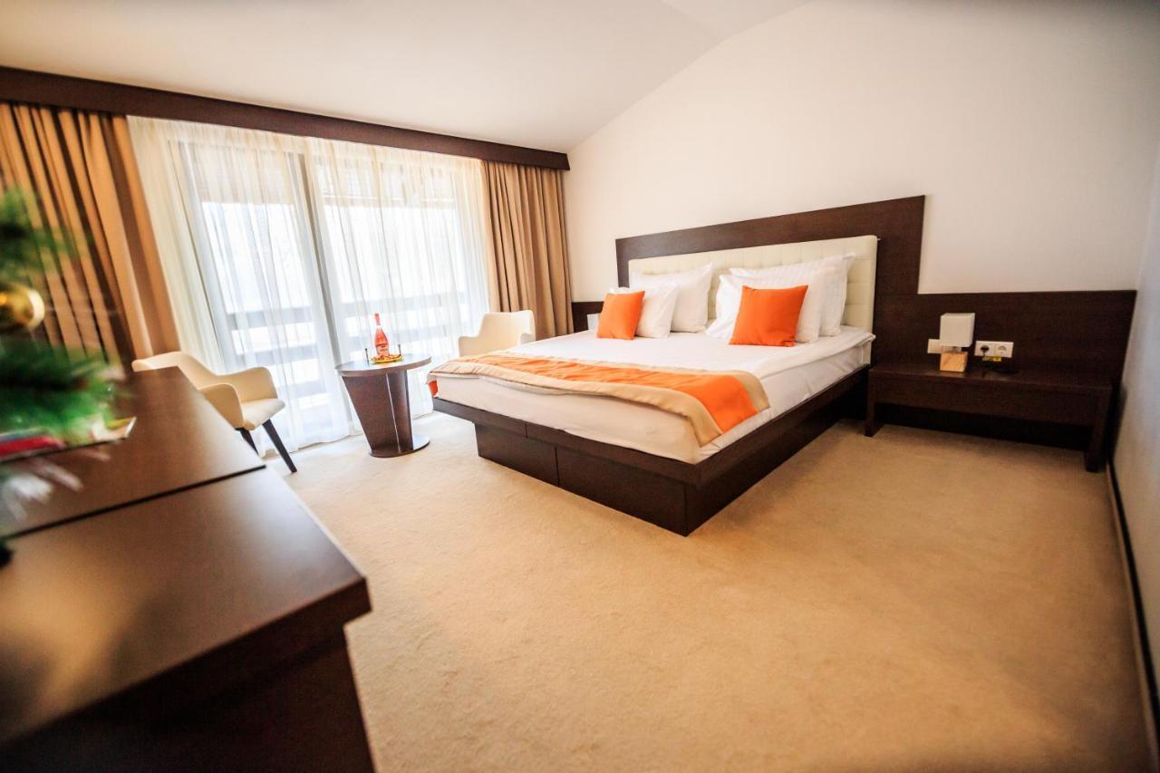 Hotel La Dolce Vita Zărneşti Extérieur photo