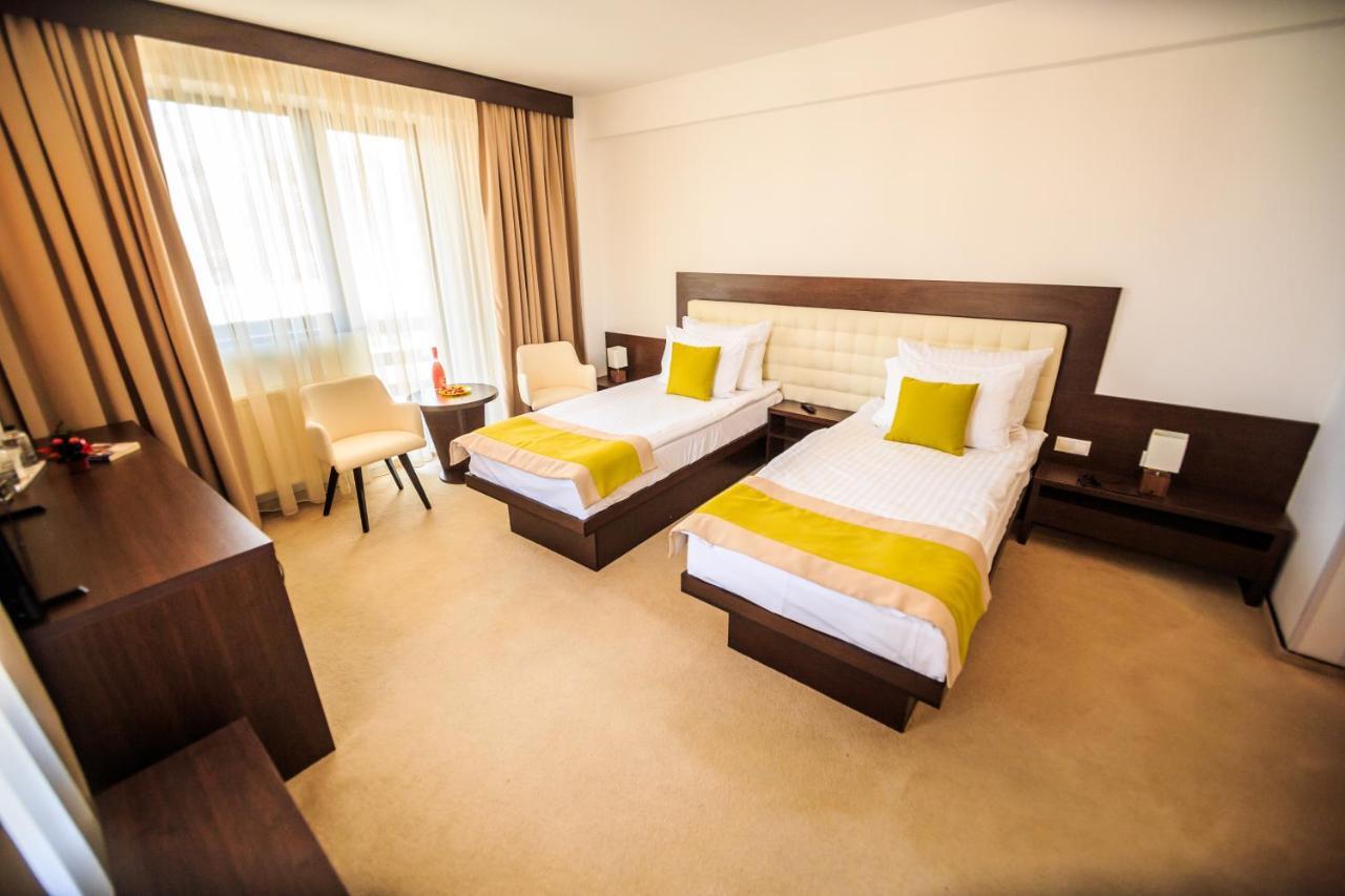 Hotel La Dolce Vita Zărneşti Extérieur photo