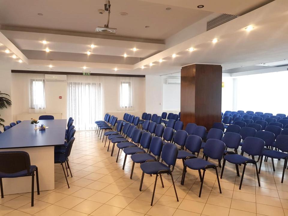 Hotel La Dolce Vita Zărneşti Extérieur photo